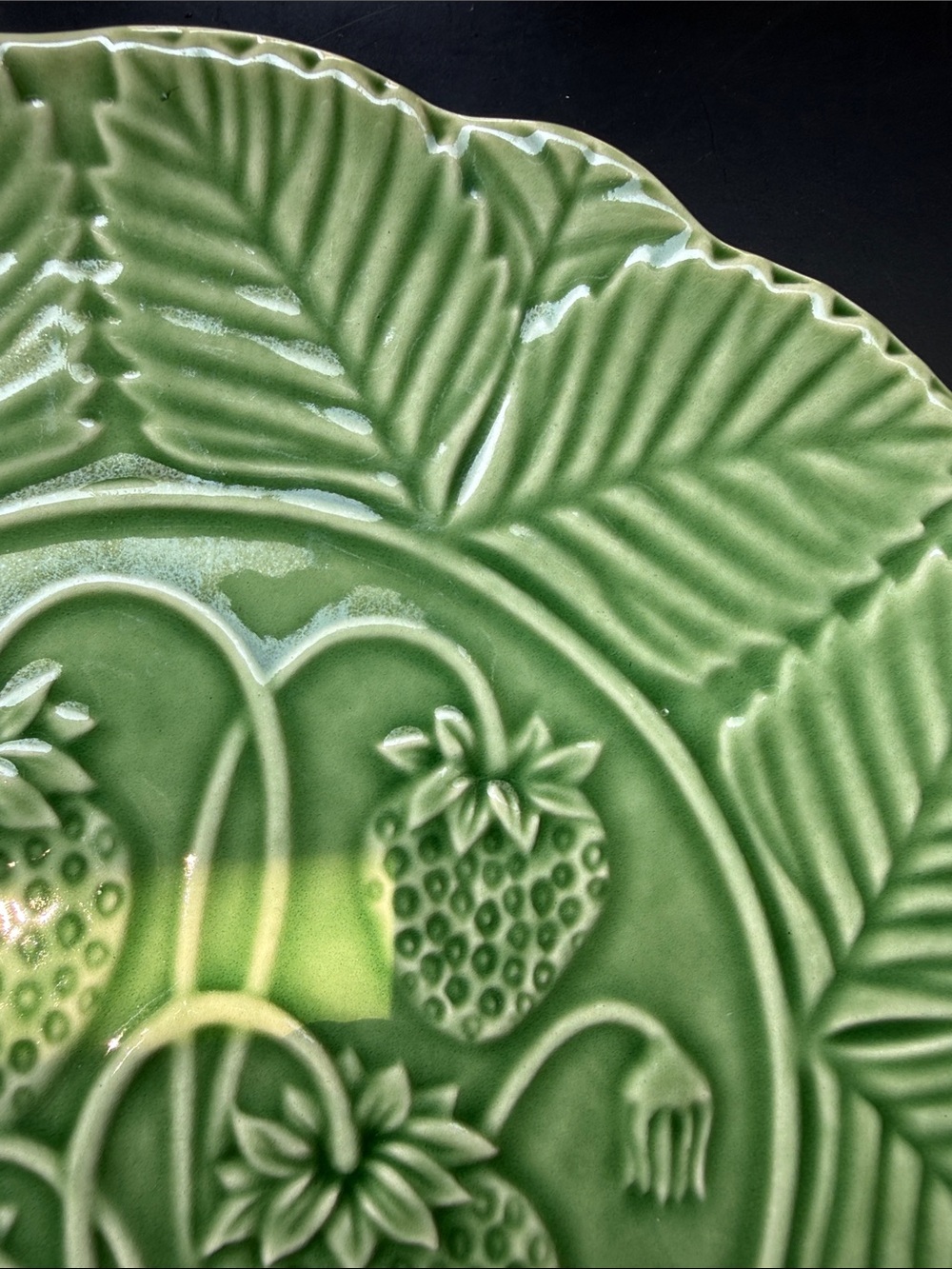 Bordallo Pinheiro vintage strawberry patterned
Plate - Picture 4 of 8